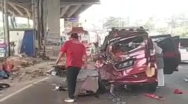 Truk Pertamina Tabrak Sejumlah Kendaraan