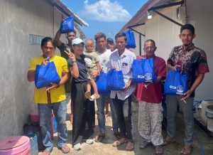 Dok: Tim peneliti Universitas Pertamina saat melakukan wawancara mendalam dengan nelayan di Teluk Aru, Kalimantan Selatan.