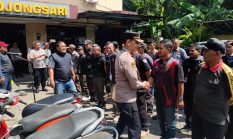 Jum’at Penuh Berkah, Kapolsek Bojongsari Berbagi untuk Penggiat Kamtibmas