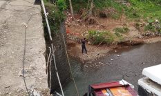 Mobil Boks Terperosok di Jembatan Bolang, Warga Cigudeg Minta Pengaman Jalan Segera Dipasang