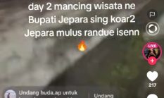 VIRAL DI TIKTOK! Warga Jepara Gelar Lomba Mancing di Jalan Berlubang, Sindir Janji “Jepara Mulus” Bupati