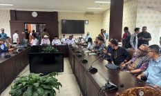Walk Out APM Warnai RDP: Pembahasan 21 Poin Tuntutan Tak Sesuai Kewenangan