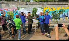 Calon Kepala Desa Sukadanau H. Ruslani, S.H. Ajak Masyarakat Cintai Lingkungan Lewat Silaturahmi dan Penanaman Pohon