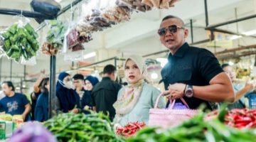 Harganas 2026, Jenal Mutaqin Tinjau Harga Sembako Sambil Ajak Keluarga Nikmati Kuliner Pasar Jambu Dua