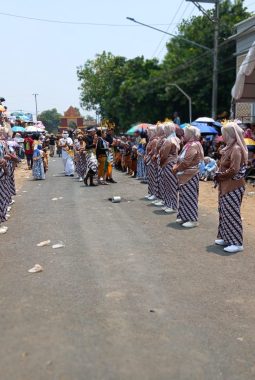Kirab Budaya Karangrandu Meriah, 19 Kelompok Tampil Kreatif dan UMKM Raup Omzet Berlipat