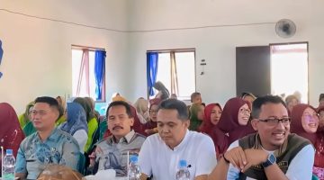 Kepala Diskarpus Jepara dan Camat Karimunjawa Dampingi Bunda Literasi Serahkan Bantuan untuk PAUD Mutiara Hati Kemujan
