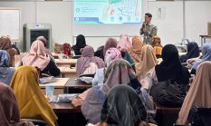 Sekretaris DPN Jamkeswatch FSPMI Heri Irawan Sosialisasikan JKN kepada Bidang Perempuan PUK SPEE FSPMI PT Honoris Industry